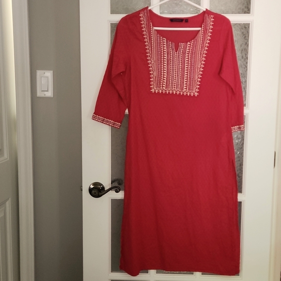 Srishti Embroidered Dress - Picture 4 of 11